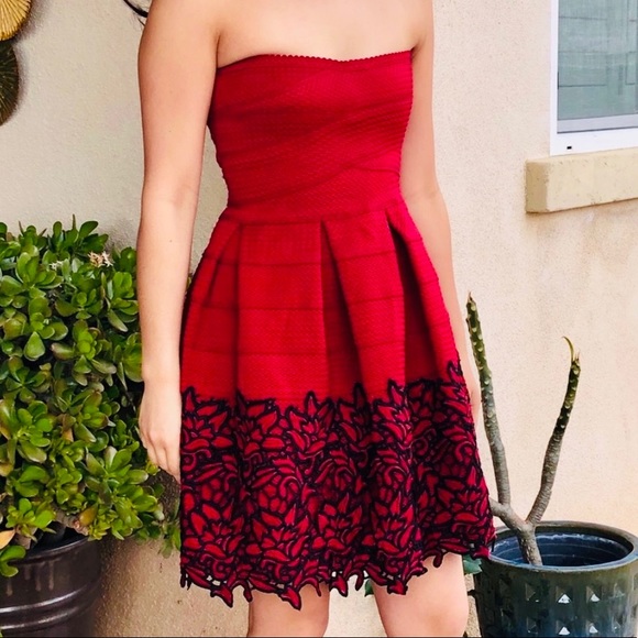 dee elle Dresses & Skirts - NWOT Strapless dress ❤️
